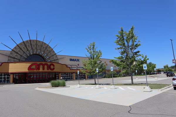 AMC Star Great Lakes Crossing 25 - June 16 2022 Photo (newer photo)